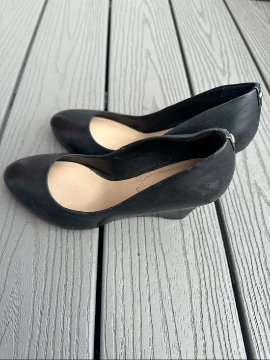 ALDO Black Leather Women's Round-Toe Wedge - Picture 5 of 8